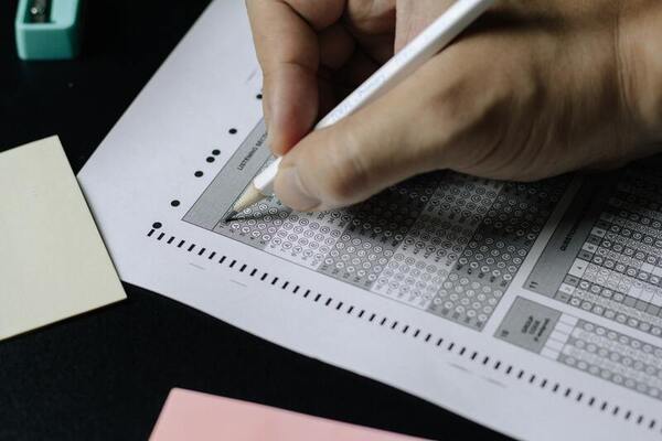 Inflated scores on the online exams during the COVID-19 pandemic school lockdown