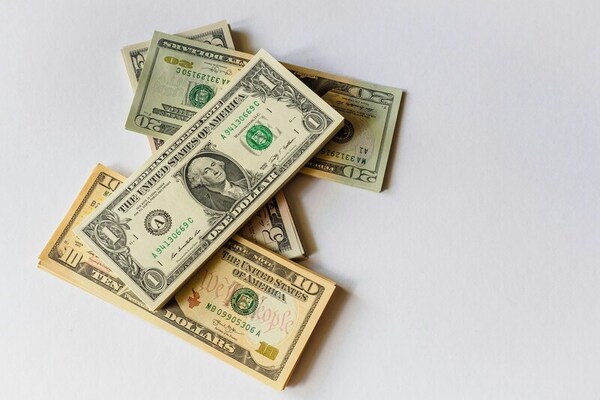 Using two-stage deep learning to assist the visually impaired with currency differentiation